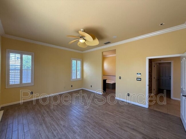 Building Photo - 523 Ruess Rd