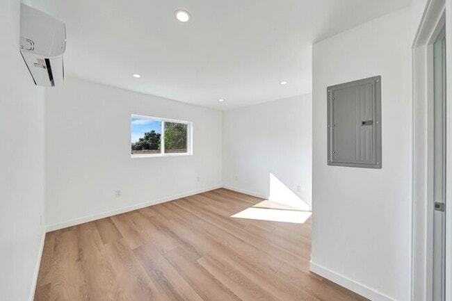 Building Photo - Move-In Ready Luxury: A Flawlessly Upgraded Sunland Retreat