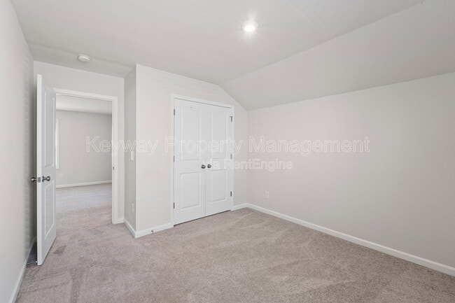 Building Photo - 651 Manitou Cir