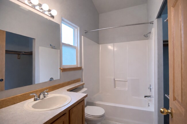 Building Photo - 2917 NW Watkins Ct