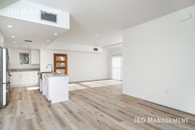 Building Photo - 3333 Reynard Way