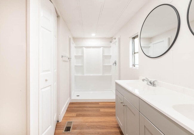 Building Photo - 23023 Watergate Cir