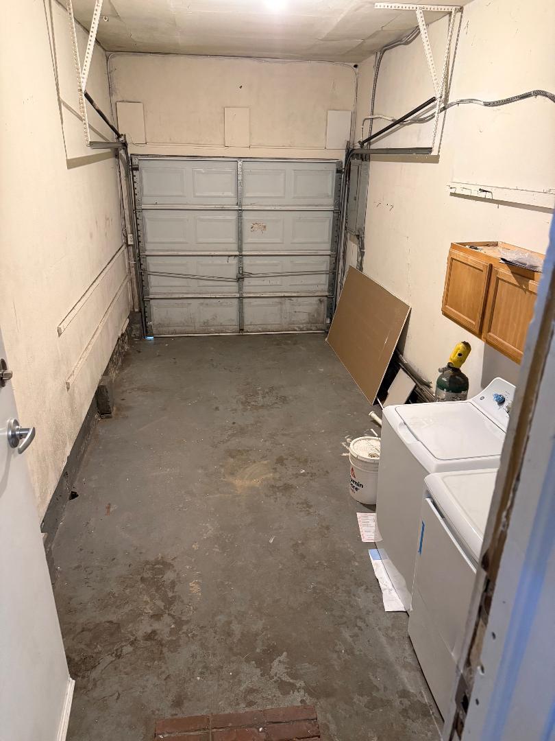 garage with washer and dryer - 1533 McNeal Ave