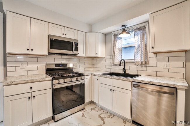 Building Photo - 16 Mesmer Ave