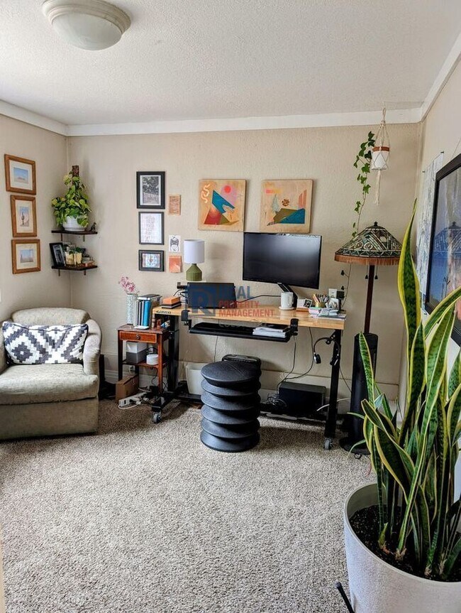 Building Photo - 908 Wolff St