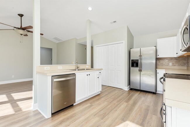 Building Photo - 4008 Scarlet Oak Ct