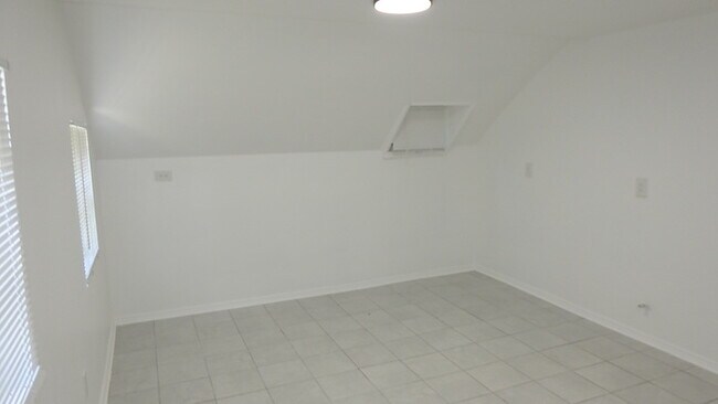 Building Photo - 3bed 2 full bath in North Kansas City, MO