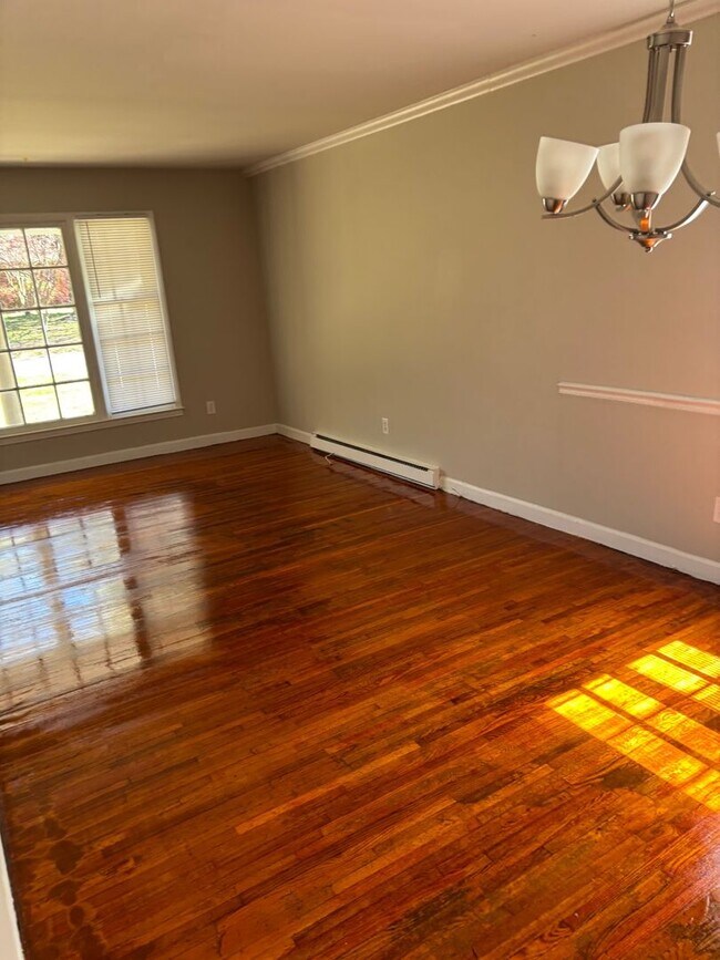 Building Photo - Coming Soon! 3 Bedroom Single Family Home