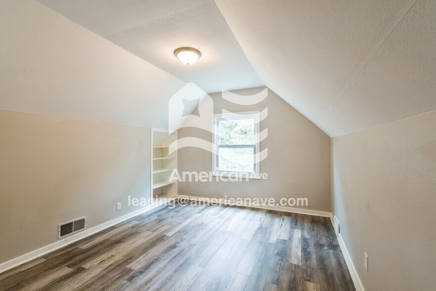 Building Photo - 3155 N 42nd St