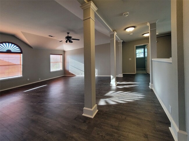 Building Photo - 2752 Stallion Dr