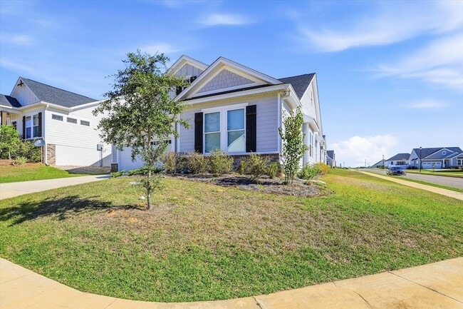 Building Photo - 201 Ursaline St