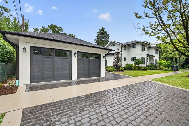 Building Photo - 240 S Brainard Ave