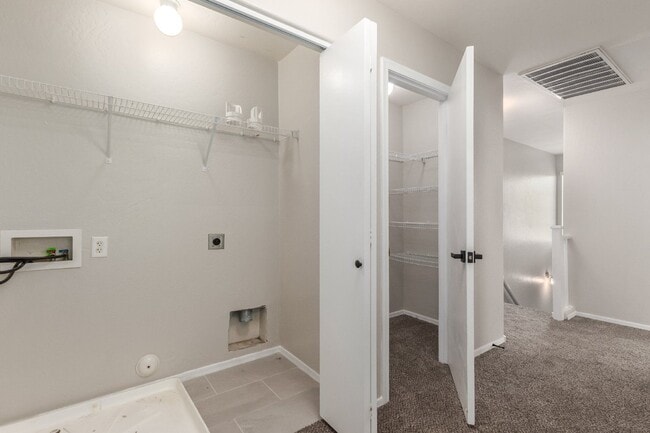 Building Photo - 3012 S 101st Dr