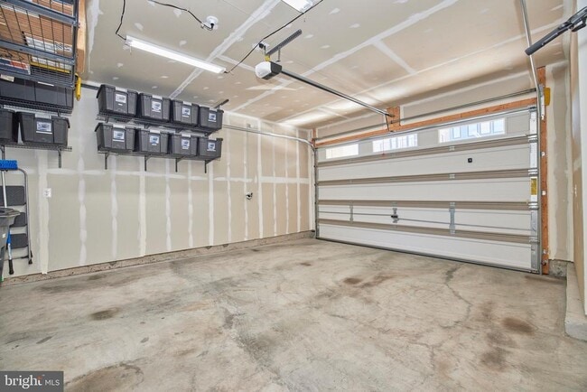 Building Photo - 20055 Old Line Terrace