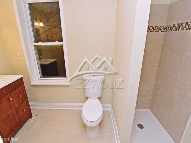 Building Photo - 2 br, 2 bath Apartment - 203 N Montford Ave