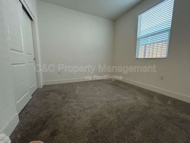 Building Photo - 158 Goldback St