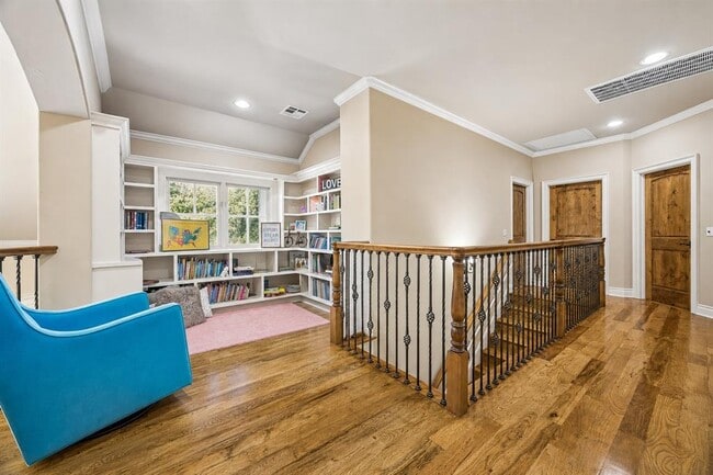 Building Photo - 8403 Horseshoe Ledge