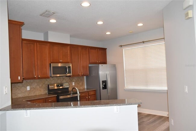 Building Photo - 12964 Emersondale Ave