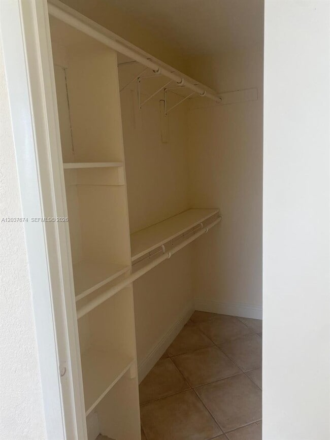 Building Photo - 9320 Fontainebleau Blvd