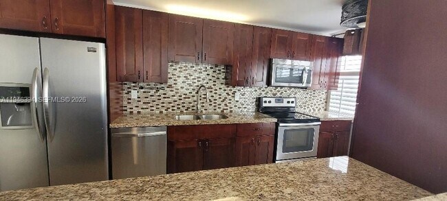 Building Photo - 18061 Biscayne Blvd