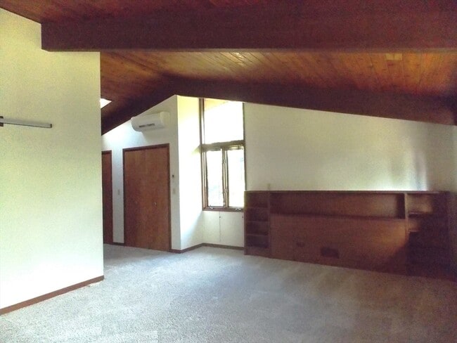 Building Photo - 150 2nd Rd