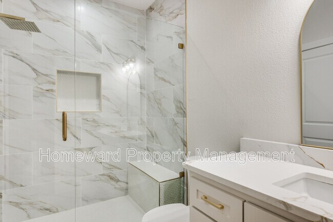 Building Photo - 827 Stamps Ave