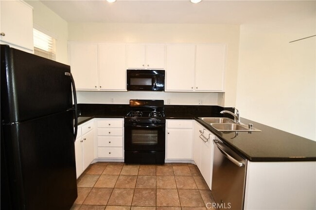 Building Photo - 2742 Cabrillo Ave