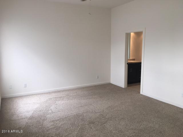 Building Photo - 1502 E Dunlap Ave