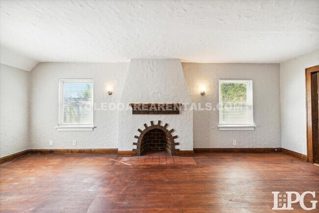 Building Photo - 1442 Schuyler Rd