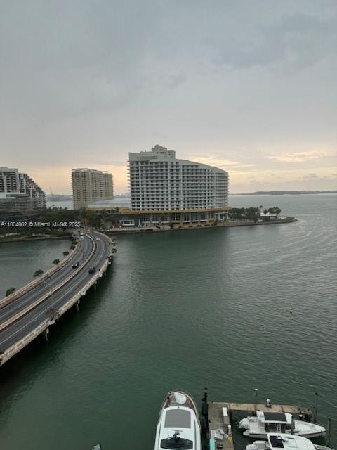 Building Photo - 801 Brickell Bay Dr