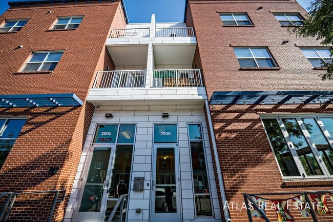 Building Photo - Beautiful 2 Bed 2 Bath Corner Apartment on...