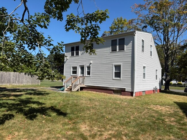 Building Photo - 17 McKinnel Ct