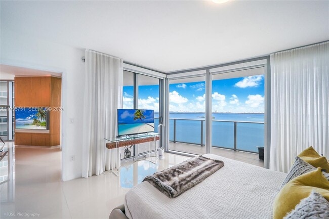 Building Photo - 488 NE 18th St