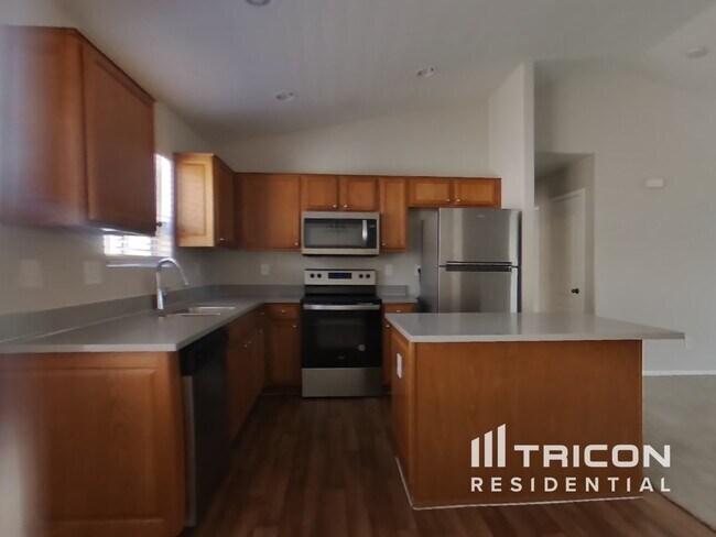 Building Photo - 40059 W Thornberry Ln