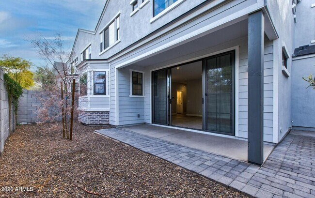 Building Photo - 2601 N 27th St