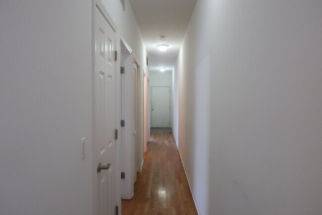 Building Photo - 3541 S Hamilton Ave