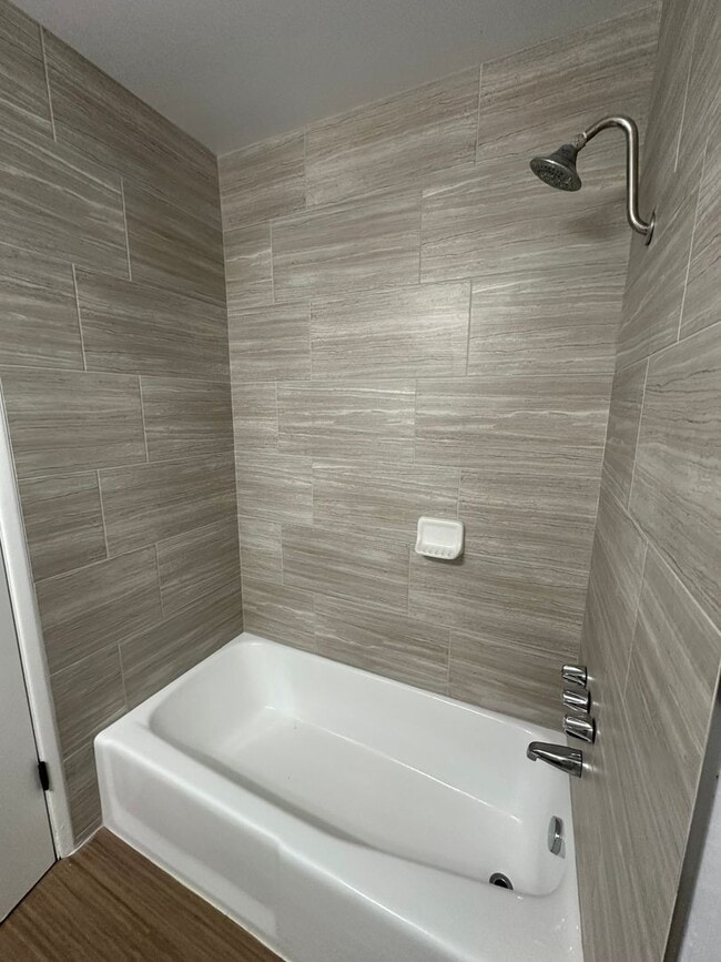 Building Photo - 4 BD/ 2 BA House - Sunnymead Blvd.