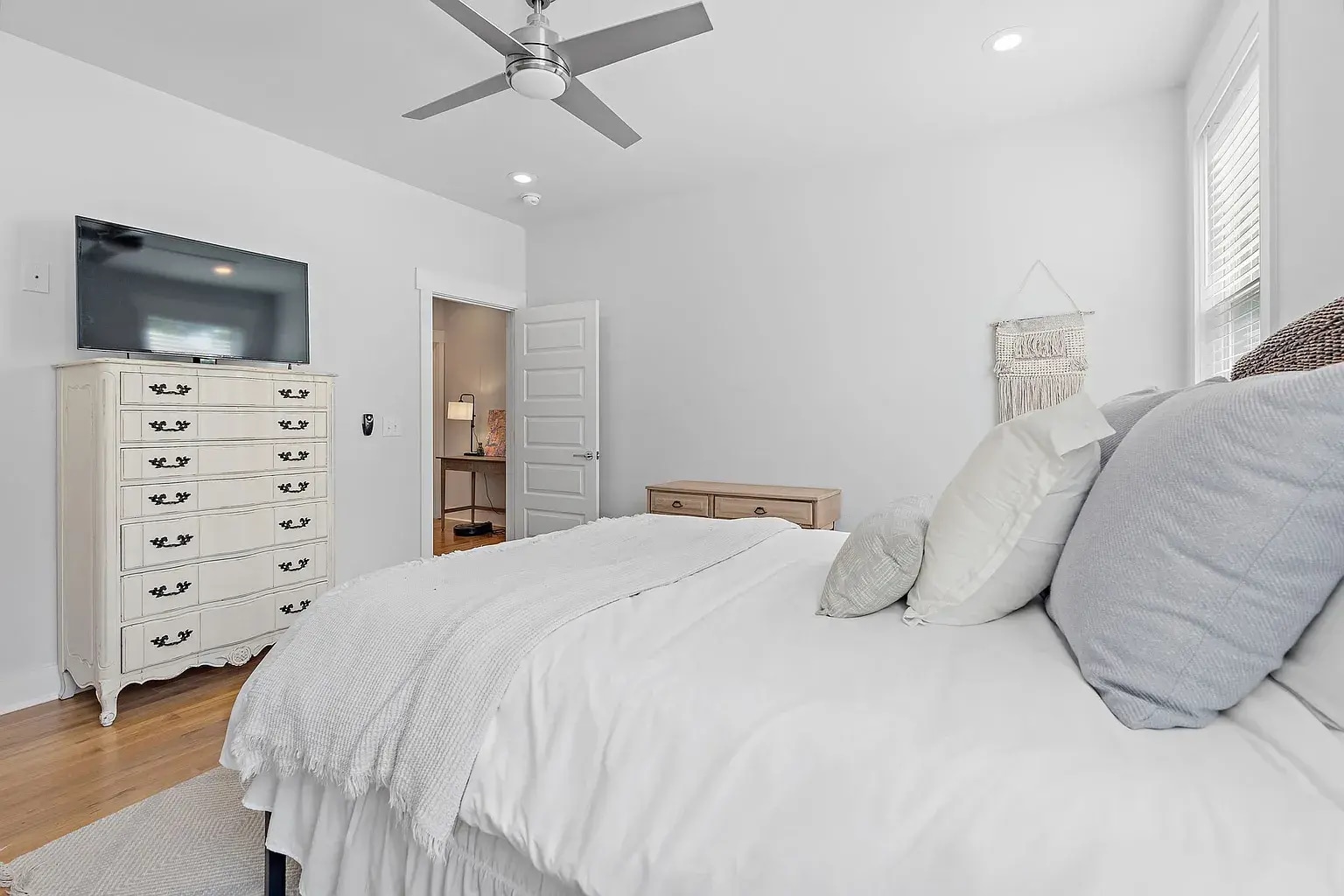 2nd Fl - Bedroom 1 - 1112A McGavock Pike