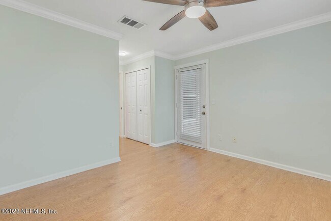 Building Photo - 400 Sandiron Cir