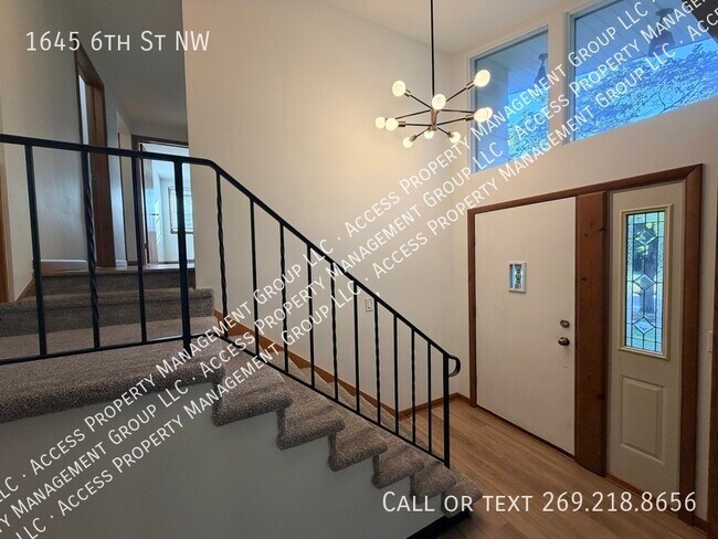 Building Photo - 1645 6th St NW