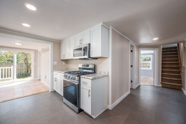 Building Photo - "Charming 3-Bedroom Home Near the Old Mill"