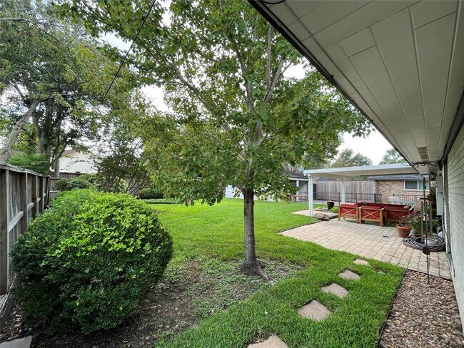 Building Photo - 5651 Valkeith Dr
