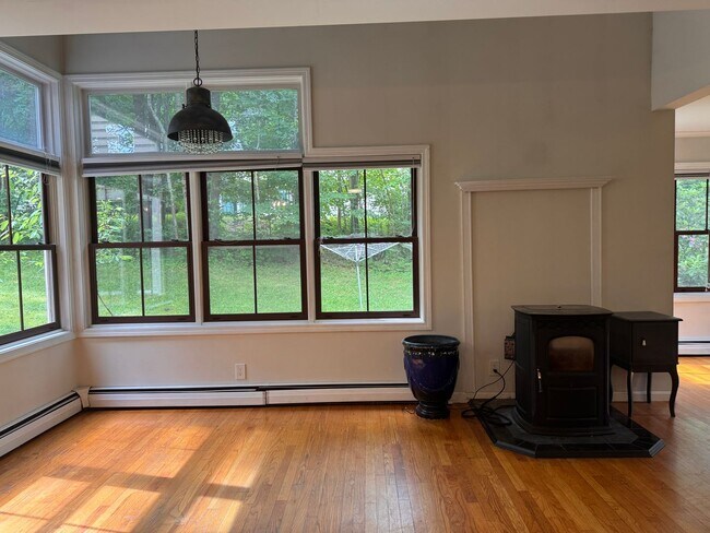 Building Photo - 3 Bedroom 2.5 Bath in Hanover