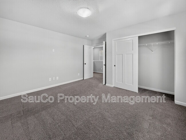 Building Photo - 3909 SE Zircon Ln