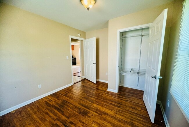 Building Photo - Available to Show