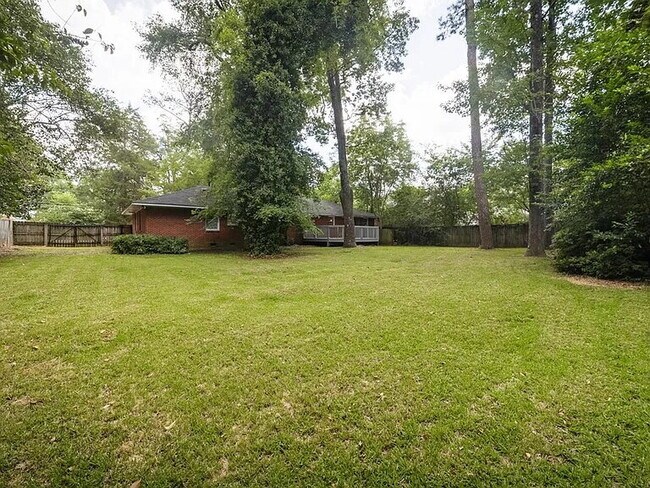 Building Photo - COMING SOON — Available August 17 | 3BR/2BA Midtown Brick Ranch | Lawn Care, Pest Control & W/D I...
