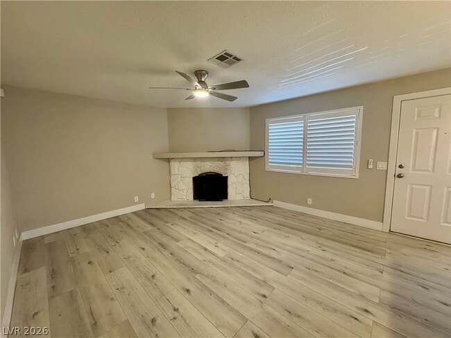 Building Photo - 1400 Oak Rock Dr