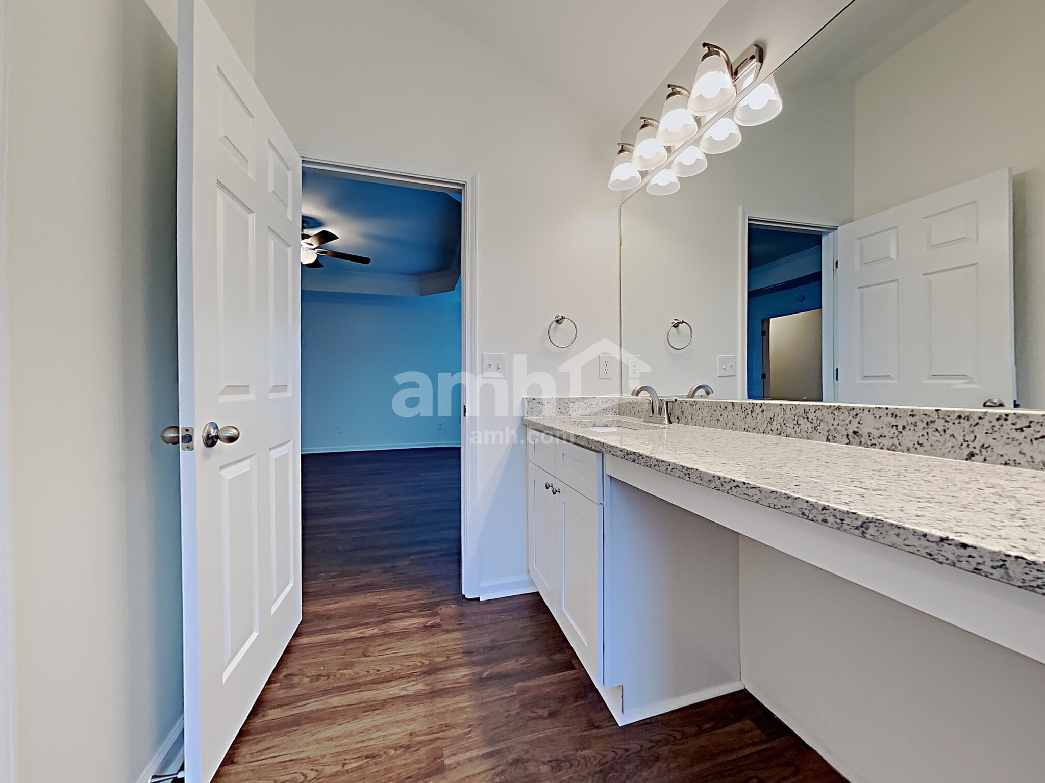 Building Photo - 132 Northbrooke Trace