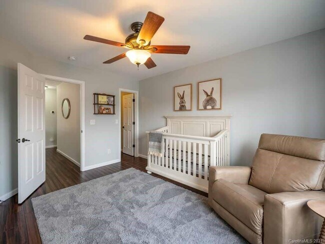 Building Photo - 47 Stone River Dr