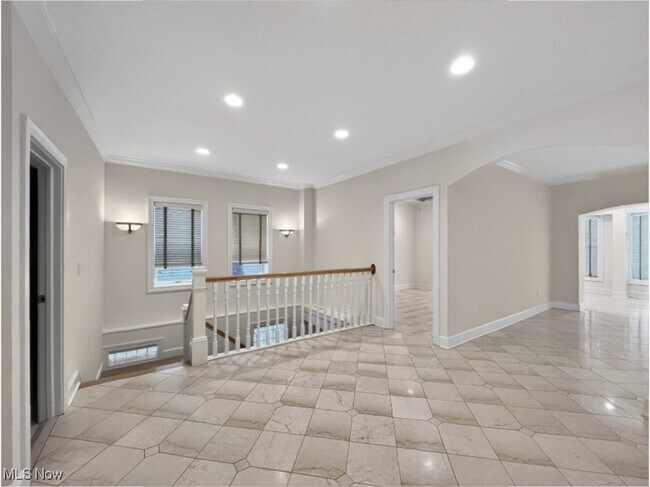 Building Photo - 2033 Fairview Ave